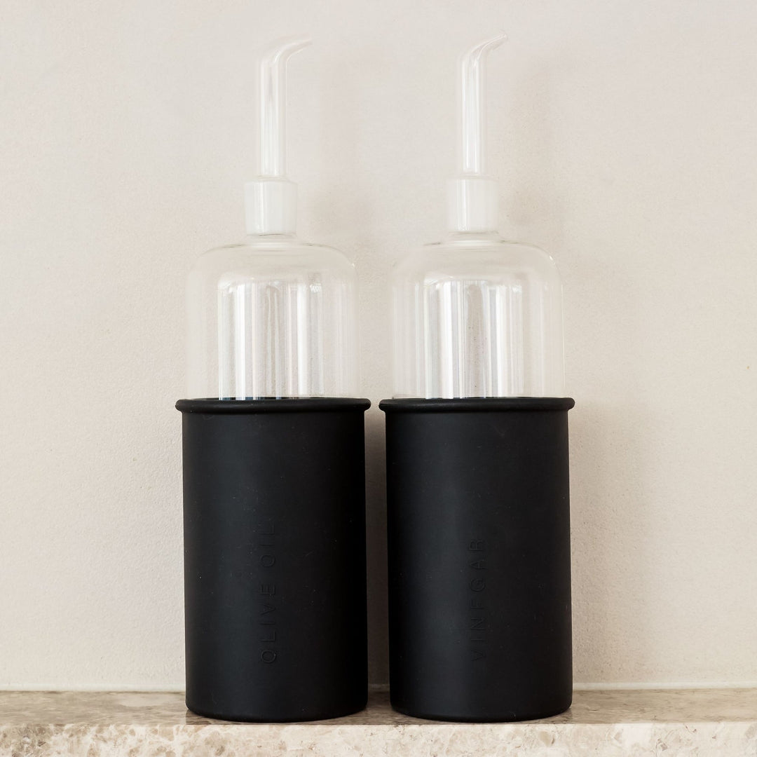 DESIGNSTUFF RUND Bottle for Vinegar, Glass/Silicone, 700ml, Black