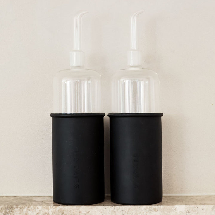 DESIGNSTUFF RUND Bottle for Vinegar, Glass/Silicone, 700ml, Black