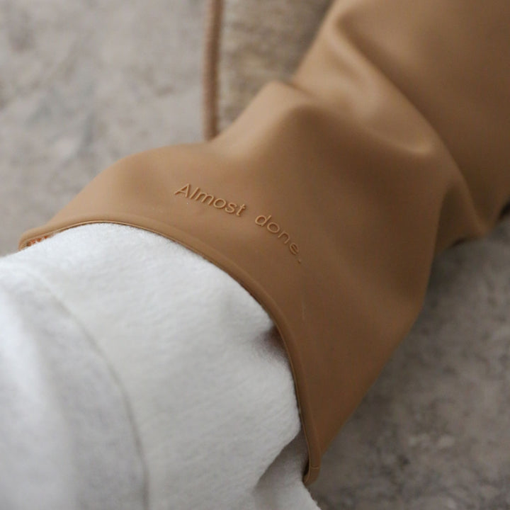COMING SOON │ DESIGNSTUFF ETTA Silicone Dish Gloves, Camel