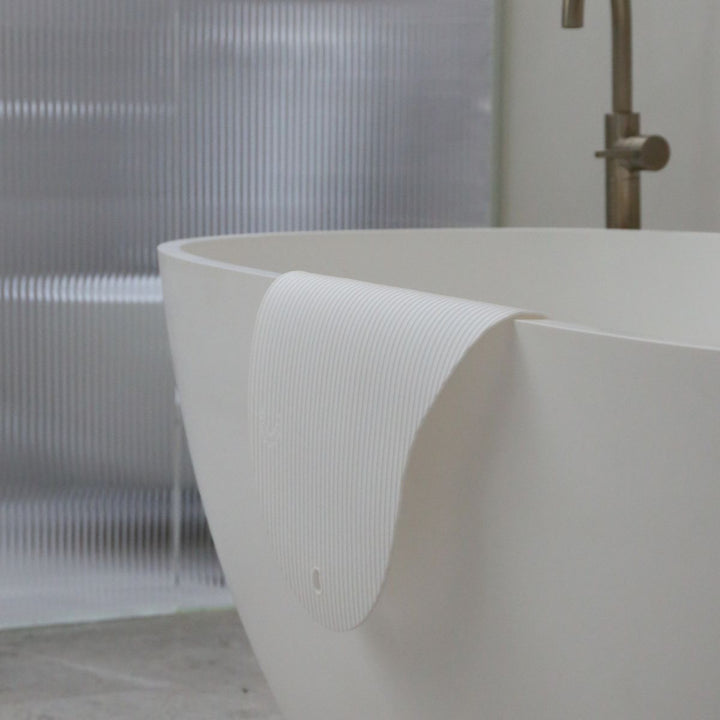 DESIGNSTUFF CURV Silicone Bath Mat, White